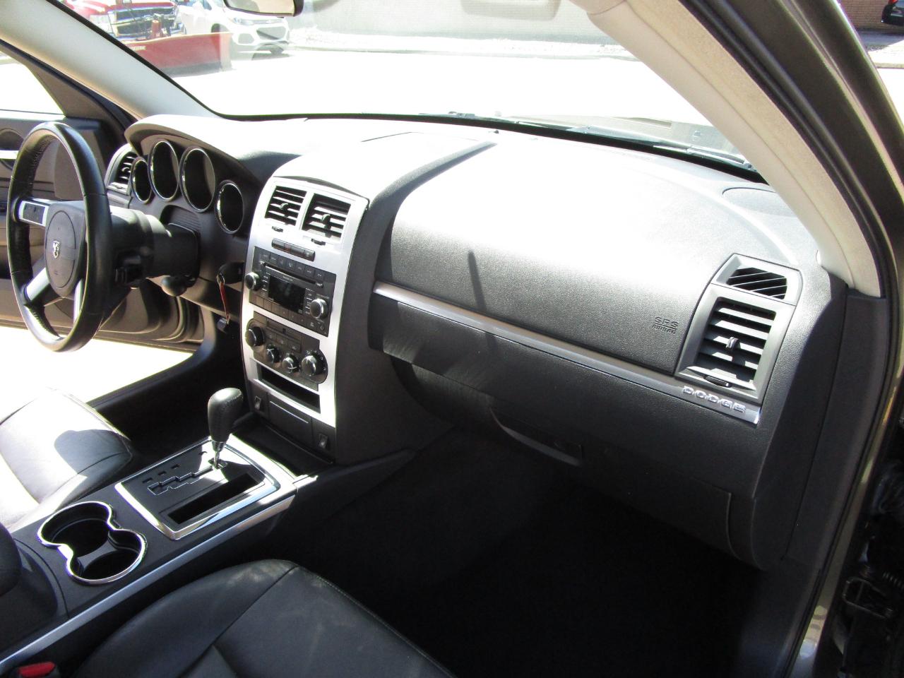 Dodge Charger 4dr Sdn R/T RWD 2009