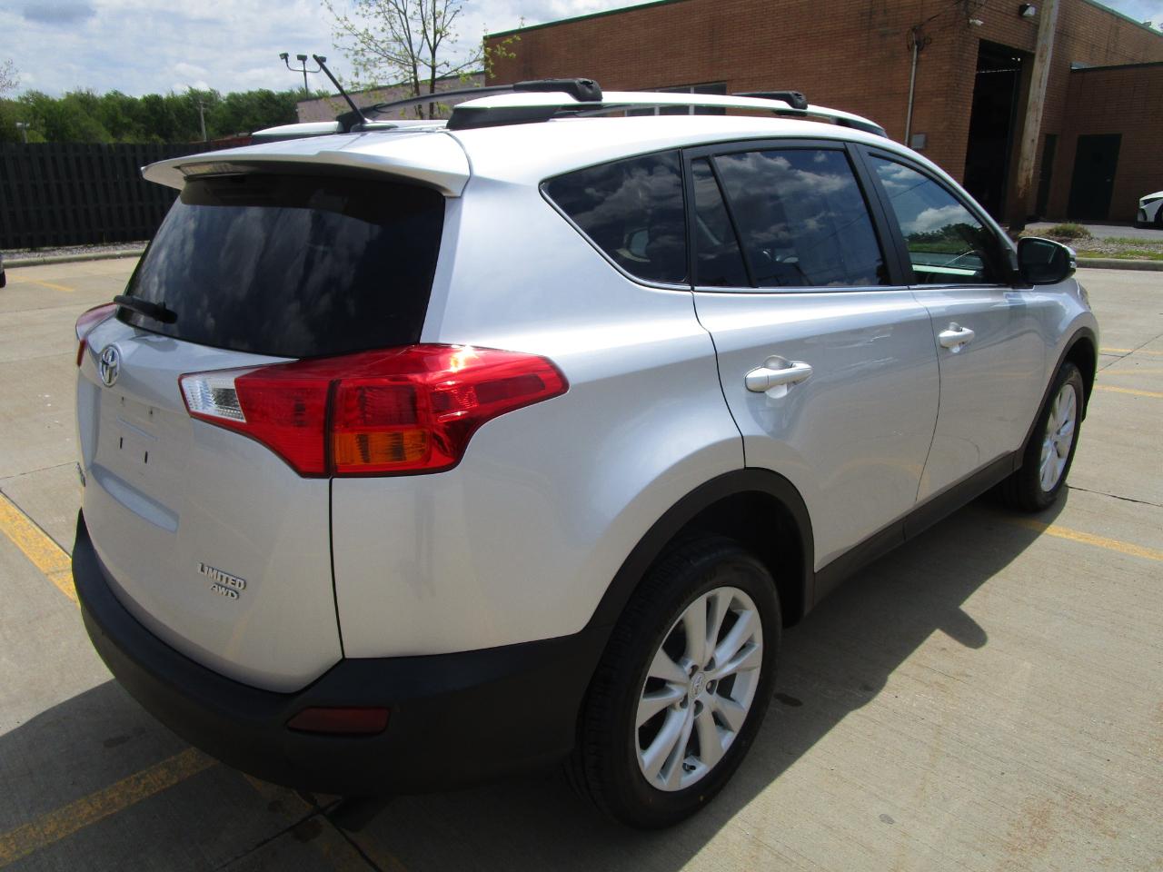 Toyota RAV4 AWD 4dr Limited (Natl) 2015