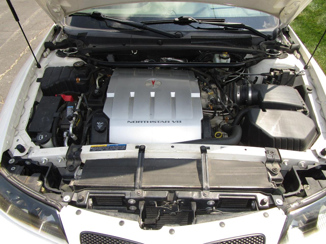 Pontiac Bonneville 4dr Sdn GXP 2005