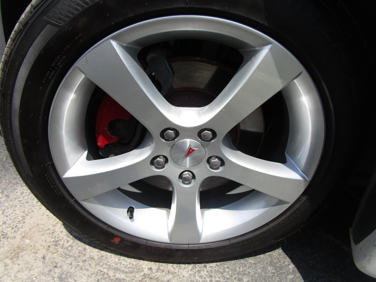 Pontiac Bonneville 4dr Sdn GXP 2005