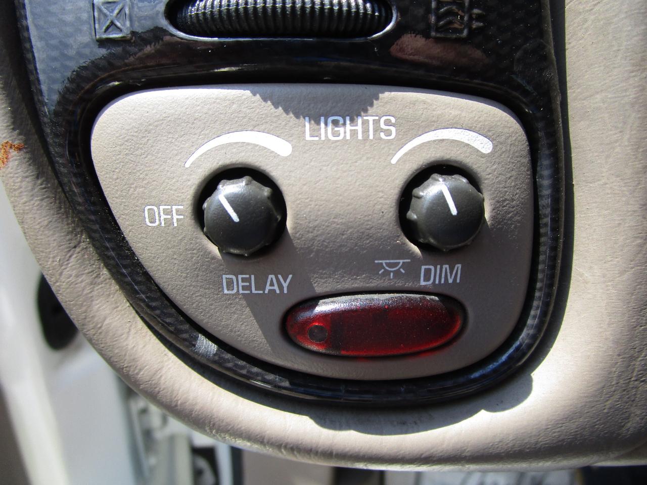 Pontiac Bonneville 4dr Sdn GXP 2005