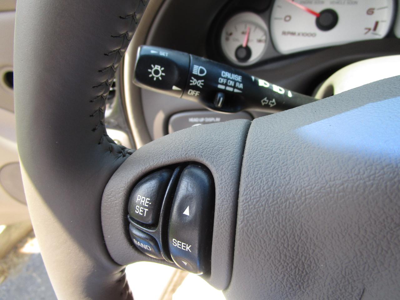 Pontiac Bonneville 4dr Sdn GXP 2005