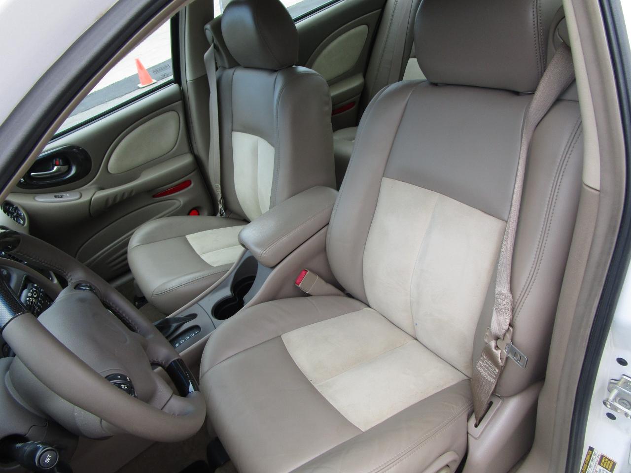 Pontiac Bonneville 4dr Sdn GXP 2005