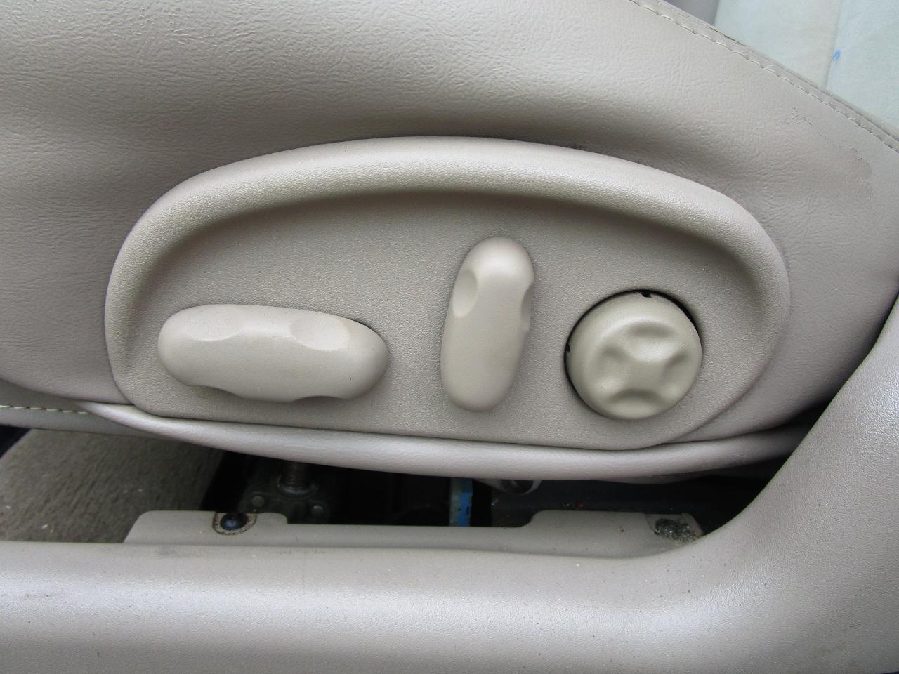 Pontiac Bonneville 4dr Sdn GXP 2005