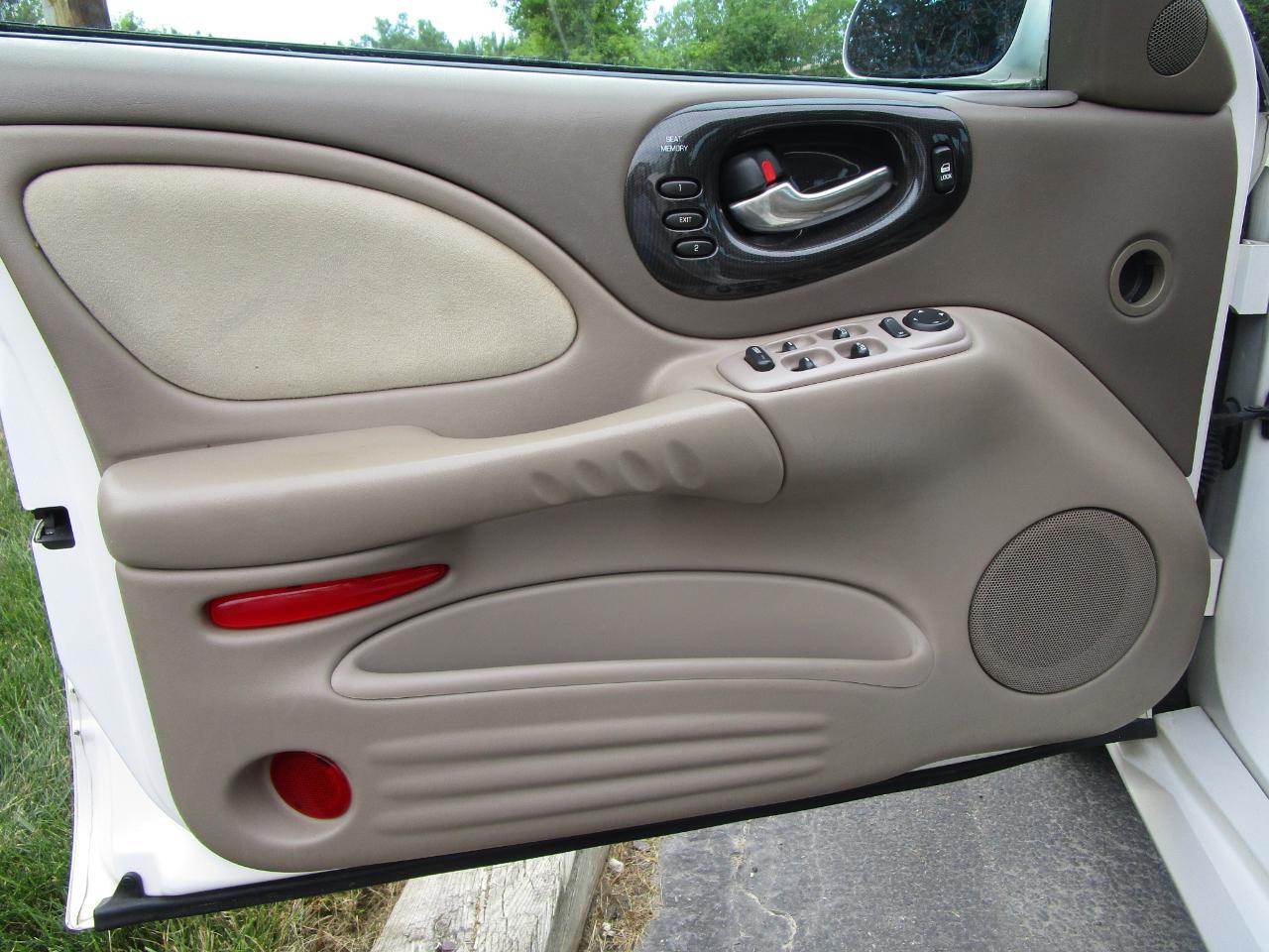 Pontiac Bonneville 4dr Sdn GXP 2005