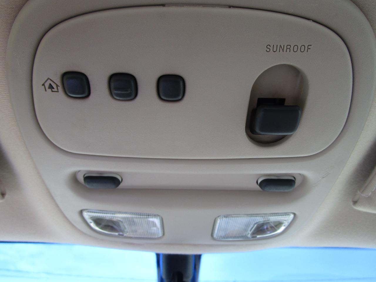 Pontiac Bonneville 4dr Sdn GXP 2005