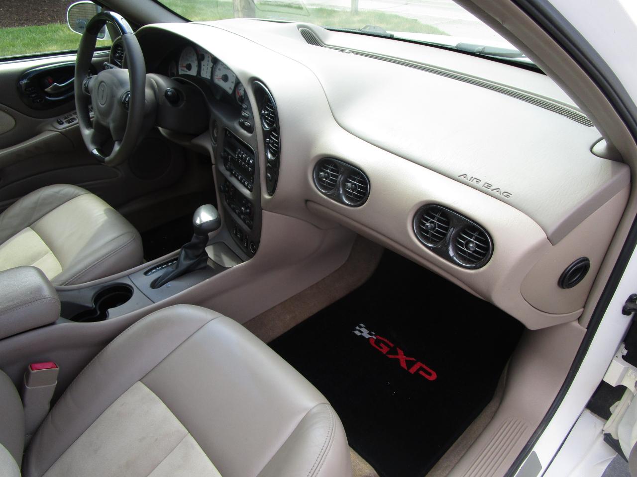 Pontiac Bonneville 4dr Sdn GXP 2005