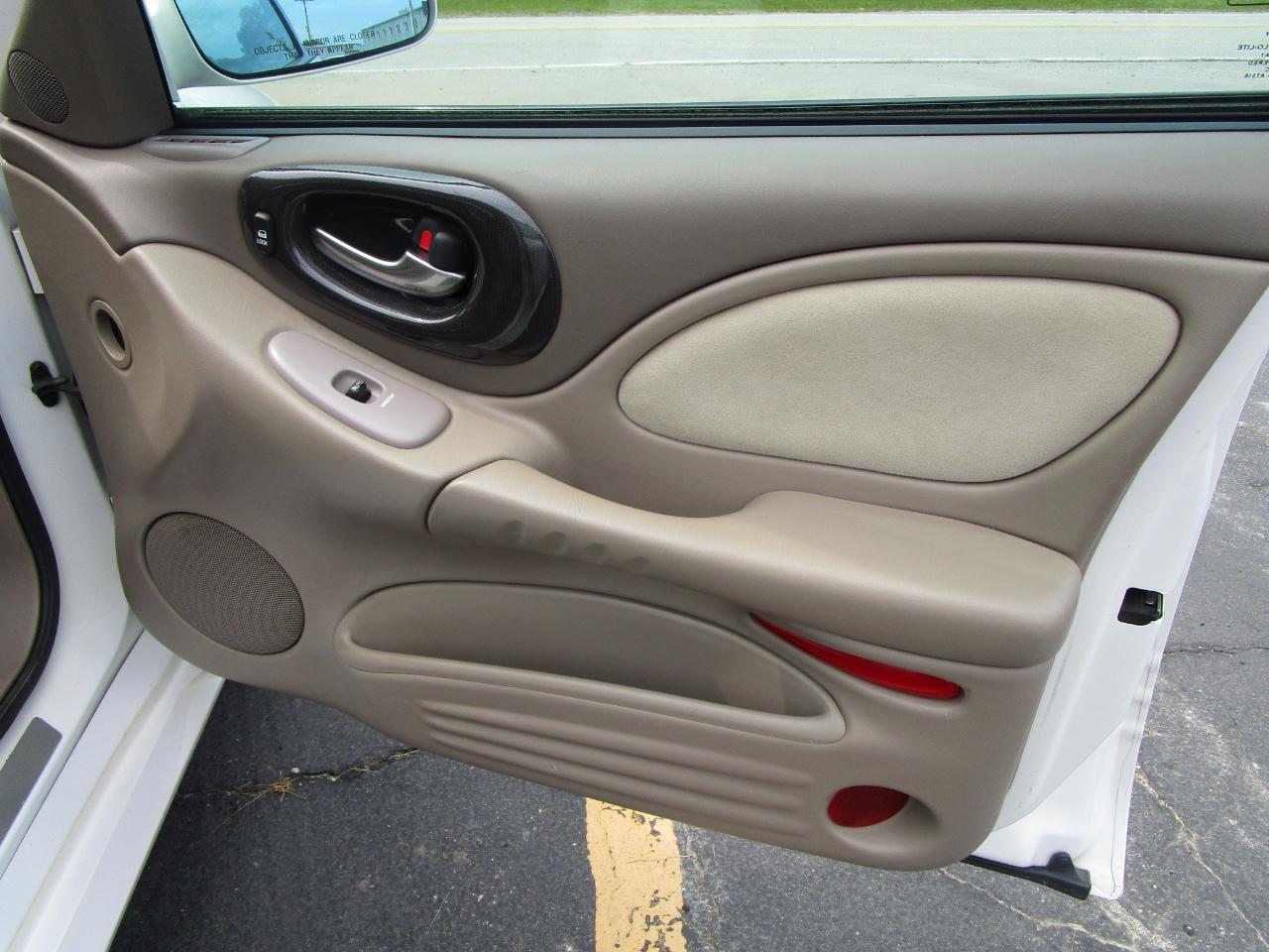 Pontiac Bonneville 4dr Sdn GXP 2005