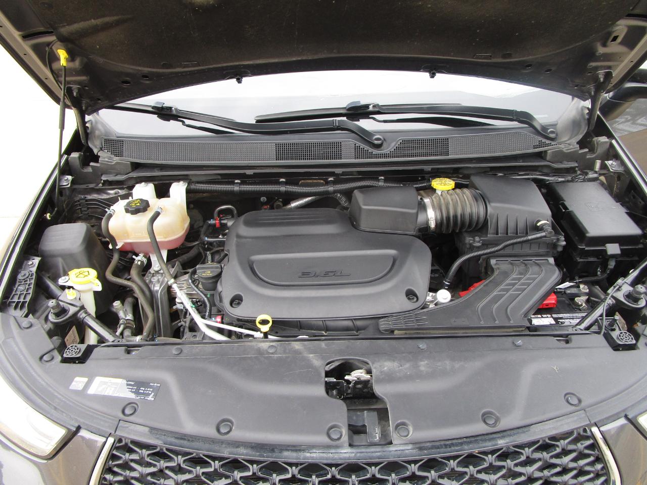 Chrysler Pacifica Touring FWD 2023