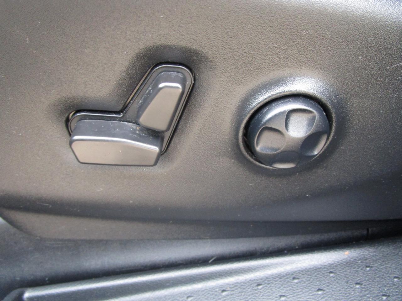 Chrysler Pacifica Touring FWD 2023