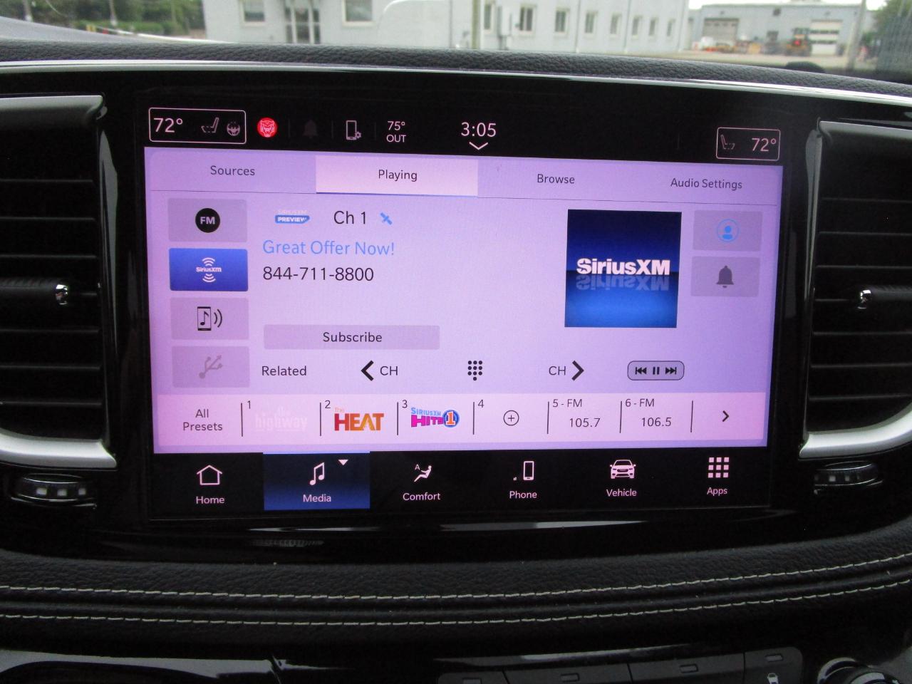 Chrysler Pacifica Touring FWD 2023