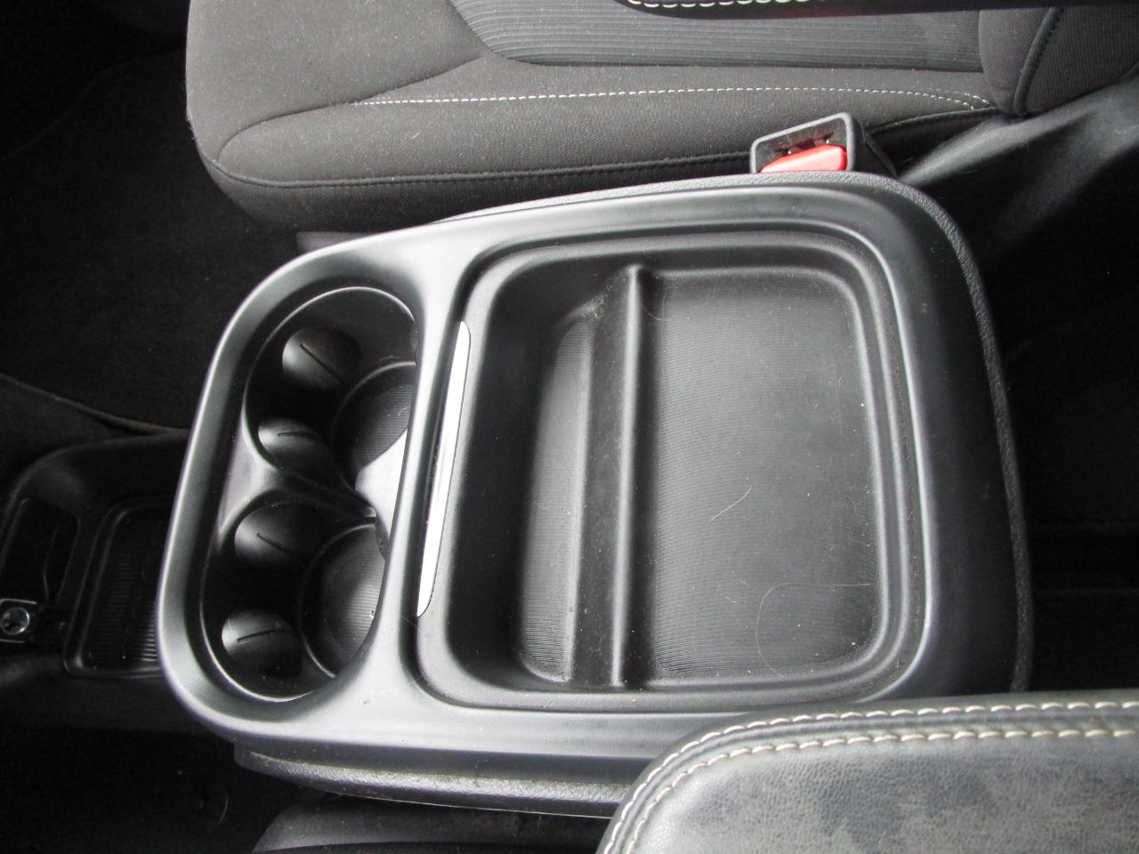 Chrysler Pacifica Touring FWD 2023