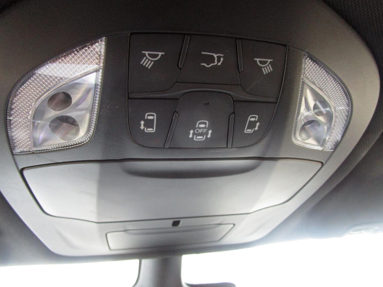 Chrysler Pacifica Touring FWD 2023