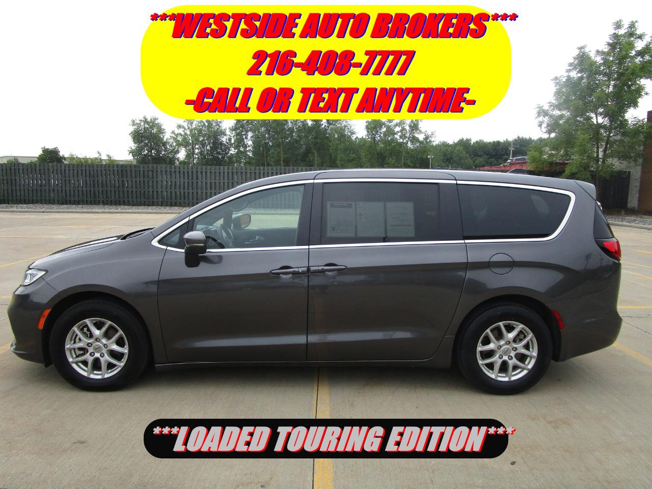 Chrysler Pacifica Touring FWD 2023