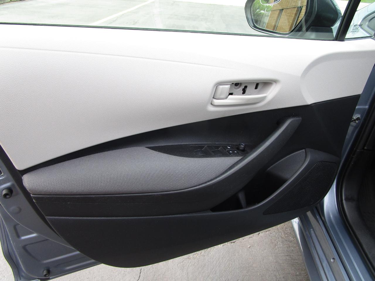 Toyota Corolla LE CVT (Natl) 2025