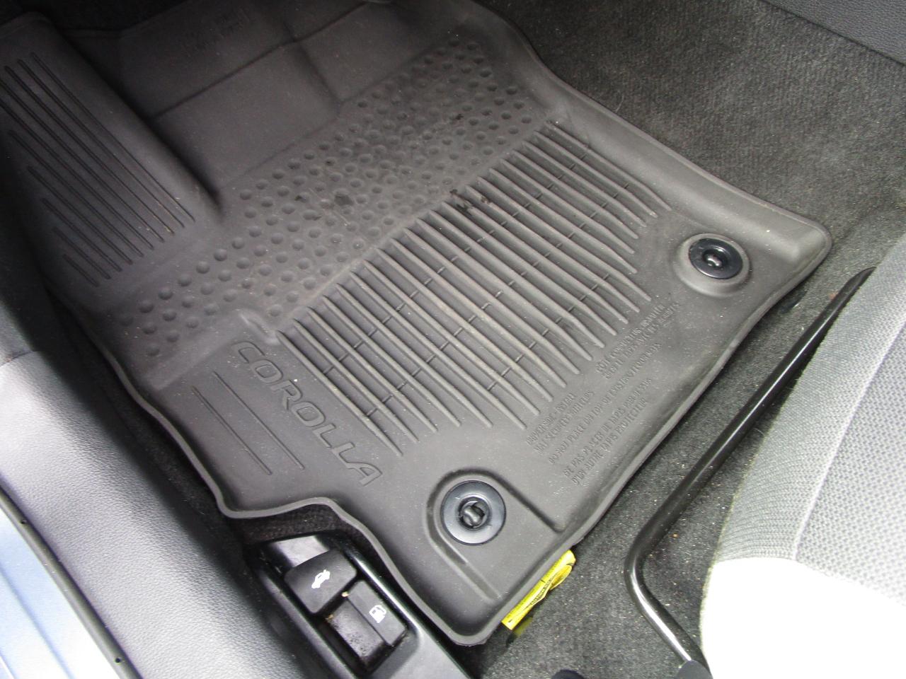 Toyota Corolla LE CVT (Natl) 2025