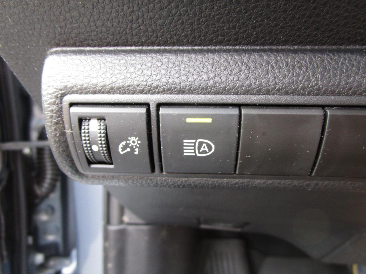 Toyota Corolla LE CVT (Natl) 2025