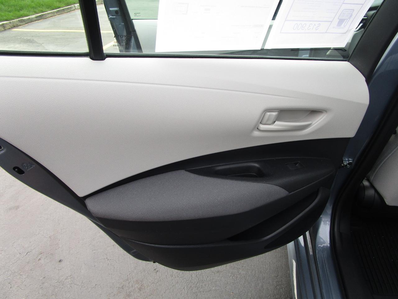 Toyota Corolla LE CVT (Natl) 2025