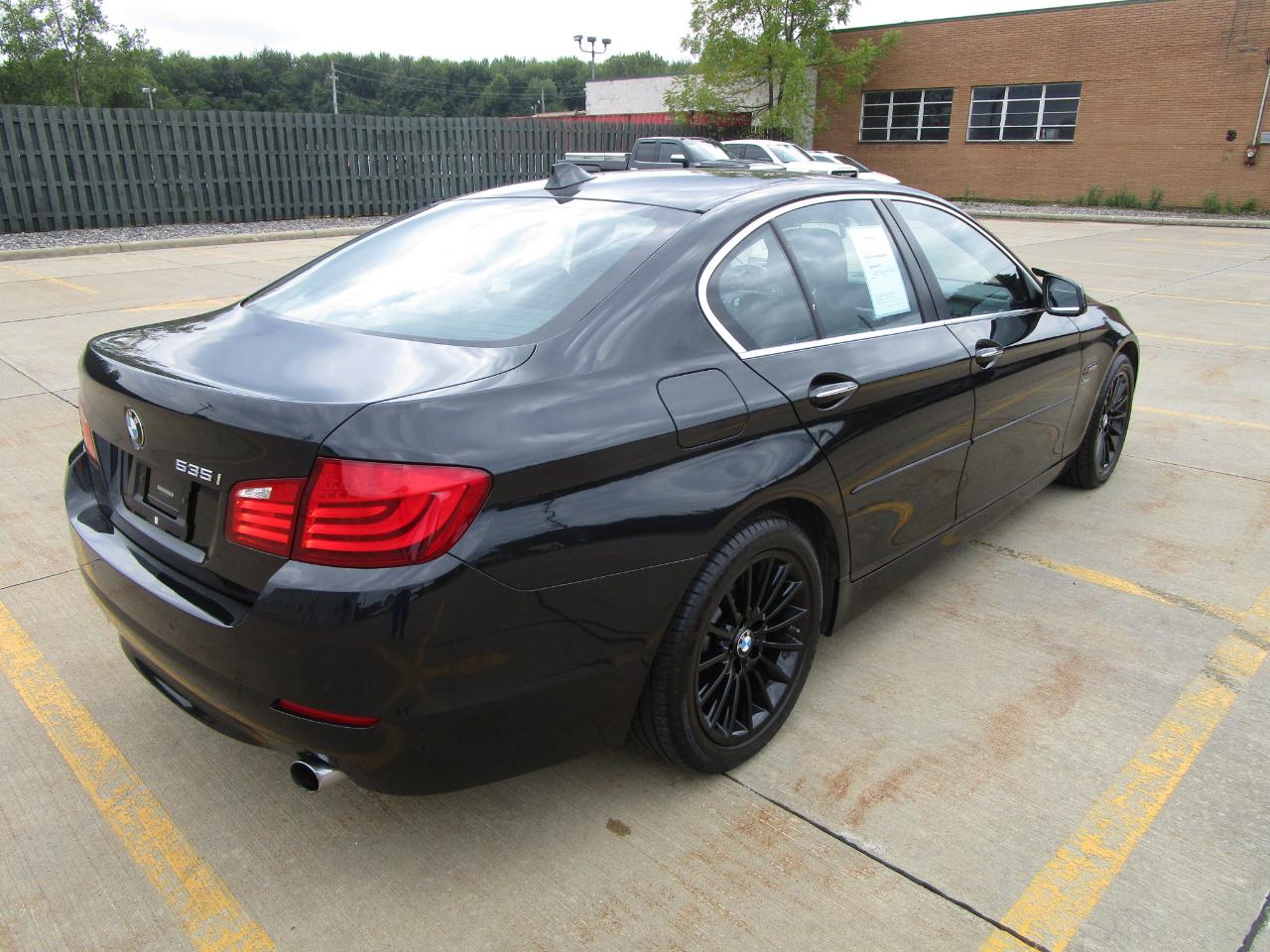 BMW 5 Series 4dr Sdn 535i xDrive AWD 2011
