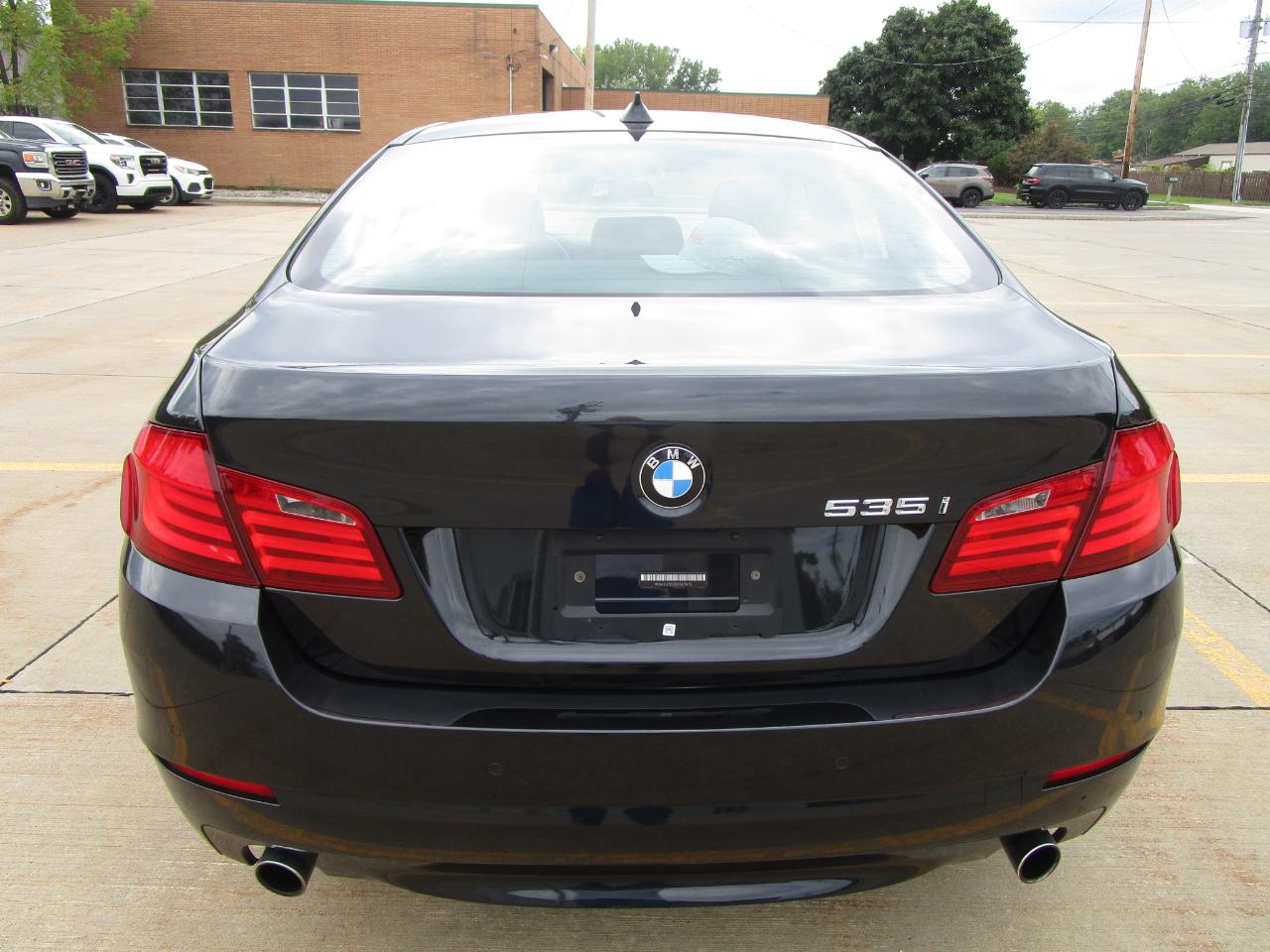 BMW 5 Series 4dr Sdn 535i xDrive AWD 2011