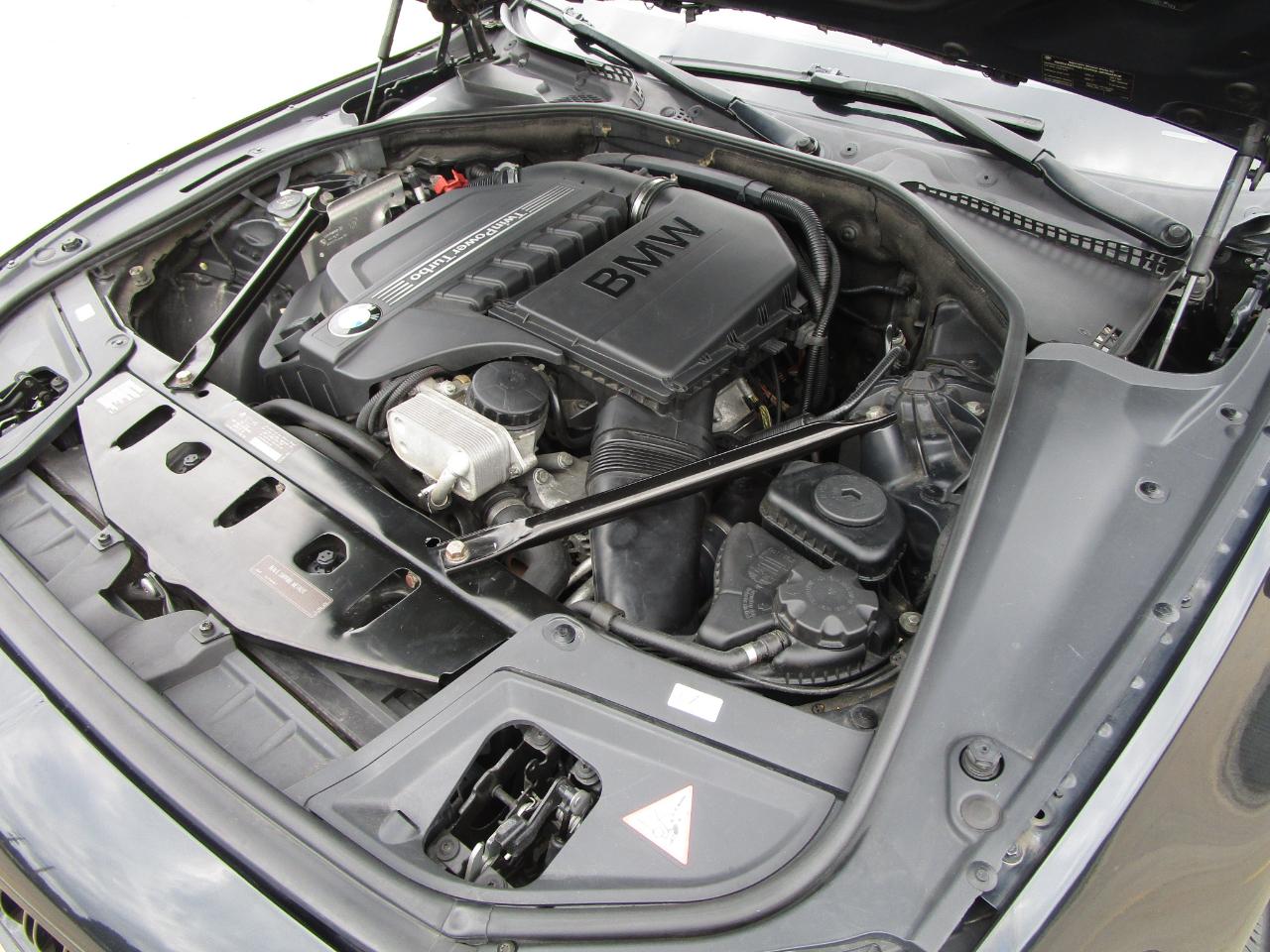 BMW 5 Series 4dr Sdn 535i xDrive AWD 2011