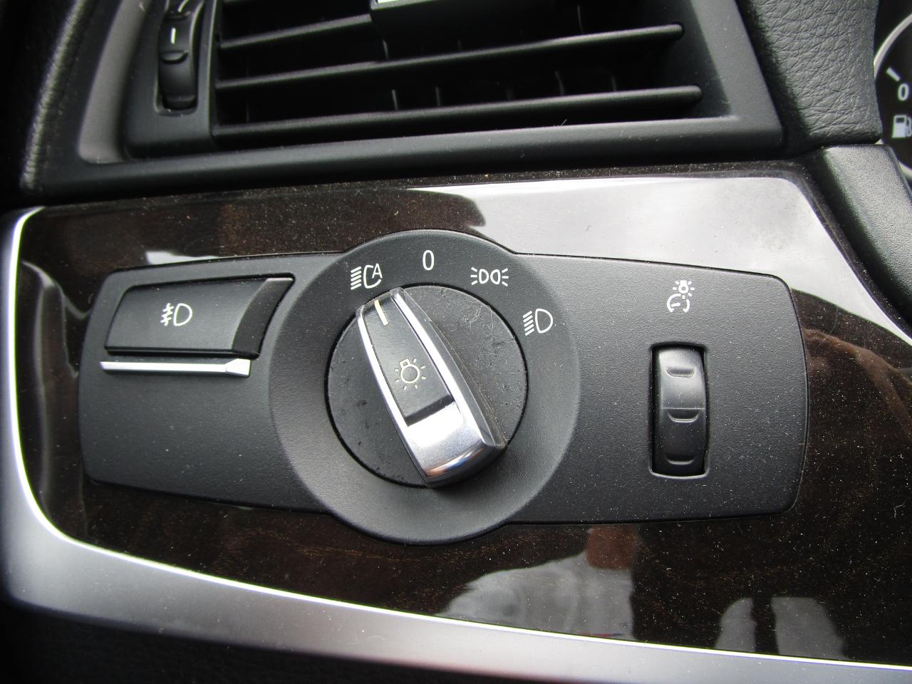 BMW 5 Series 4dr Sdn 535i xDrive AWD 2011