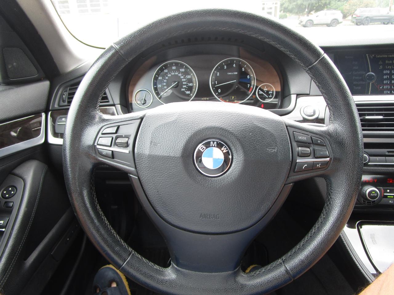 BMW 5 Series 4dr Sdn 535i xDrive AWD 2011