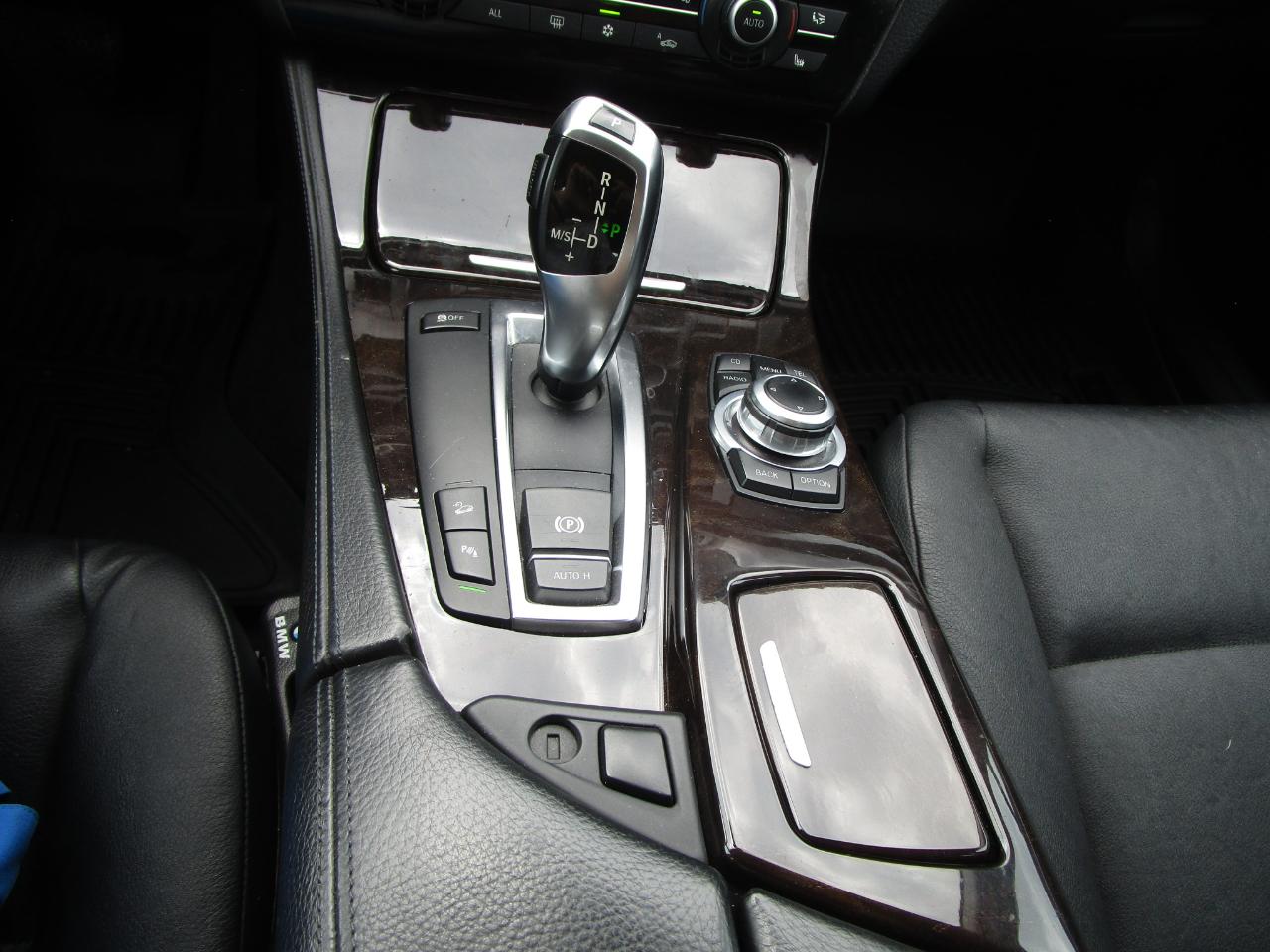 BMW 5 Series 4dr Sdn 535i xDrive AWD 2011
