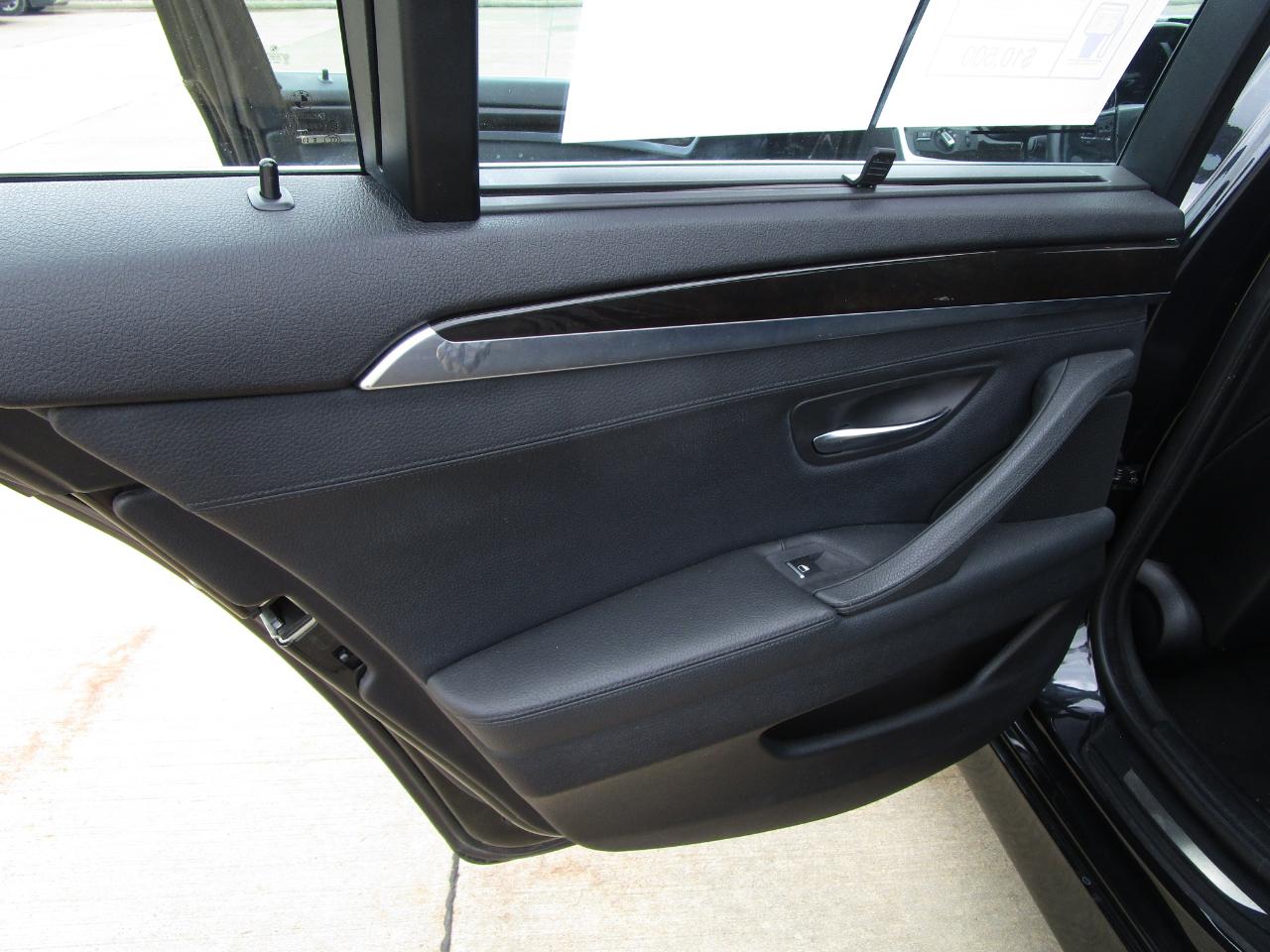 BMW 5 Series 4dr Sdn 535i xDrive AWD 2011