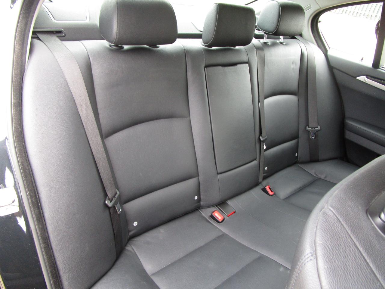 BMW 5 Series 4dr Sdn 535i xDrive AWD 2011
