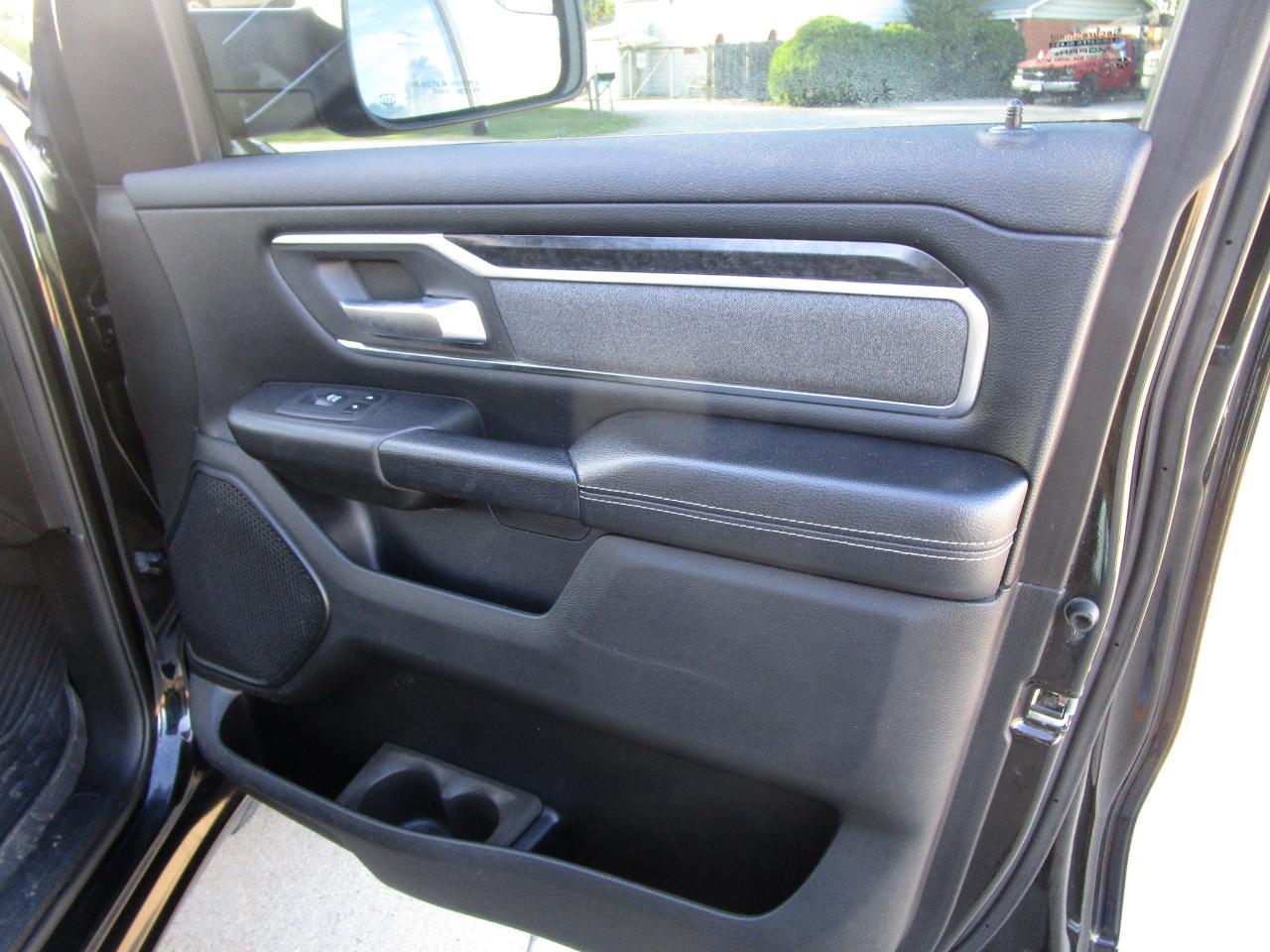 RAM 1500 Big Horn/Lone Star 4x4 Crew Cab 5'7" Box 2019