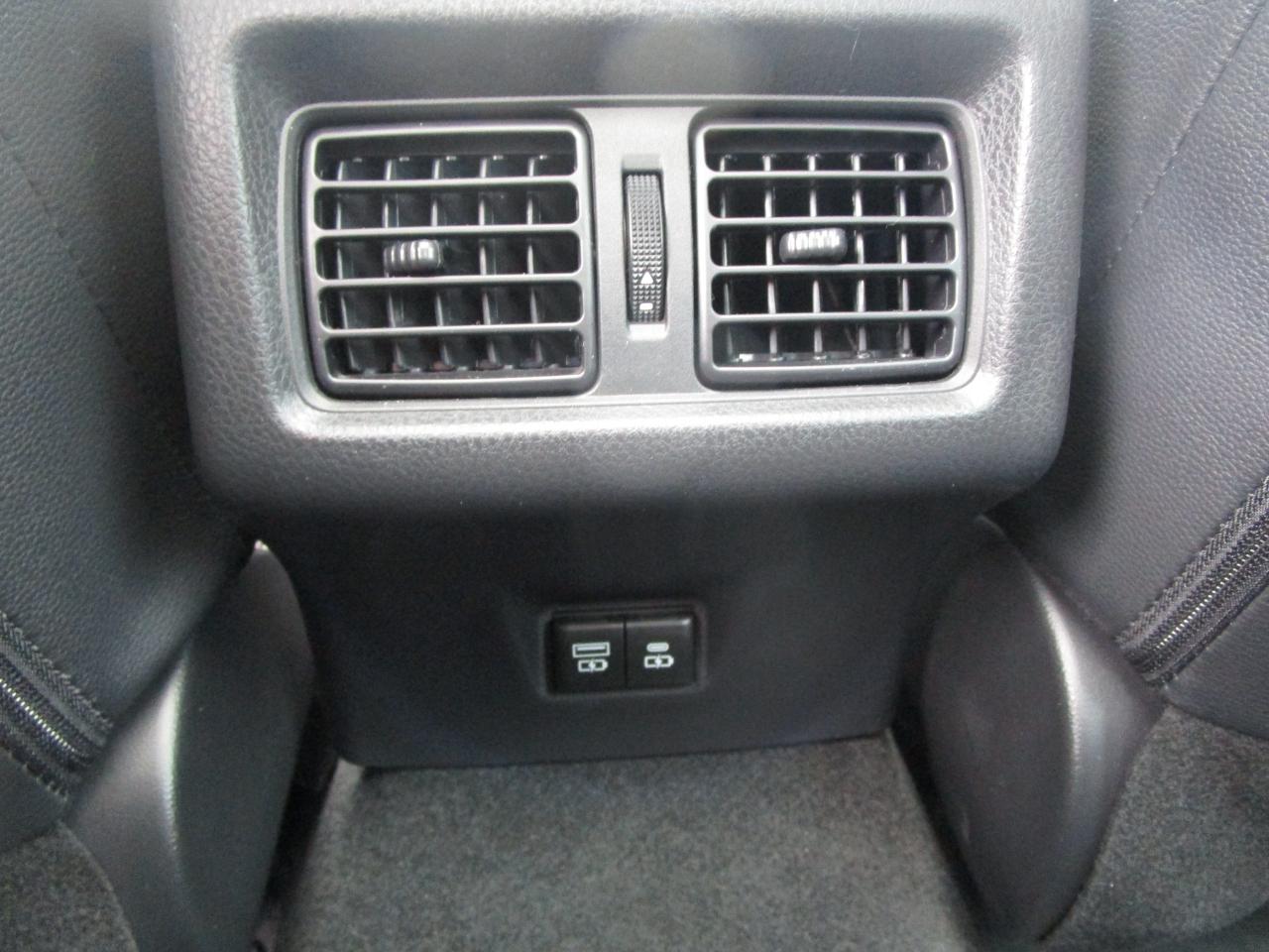Toyota Camry XSE AWD (Natl) 2025