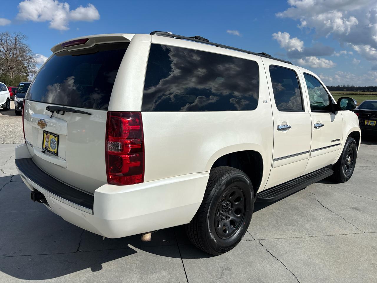 Chevrolet Suburban 4WD 4dr LTZ 2014