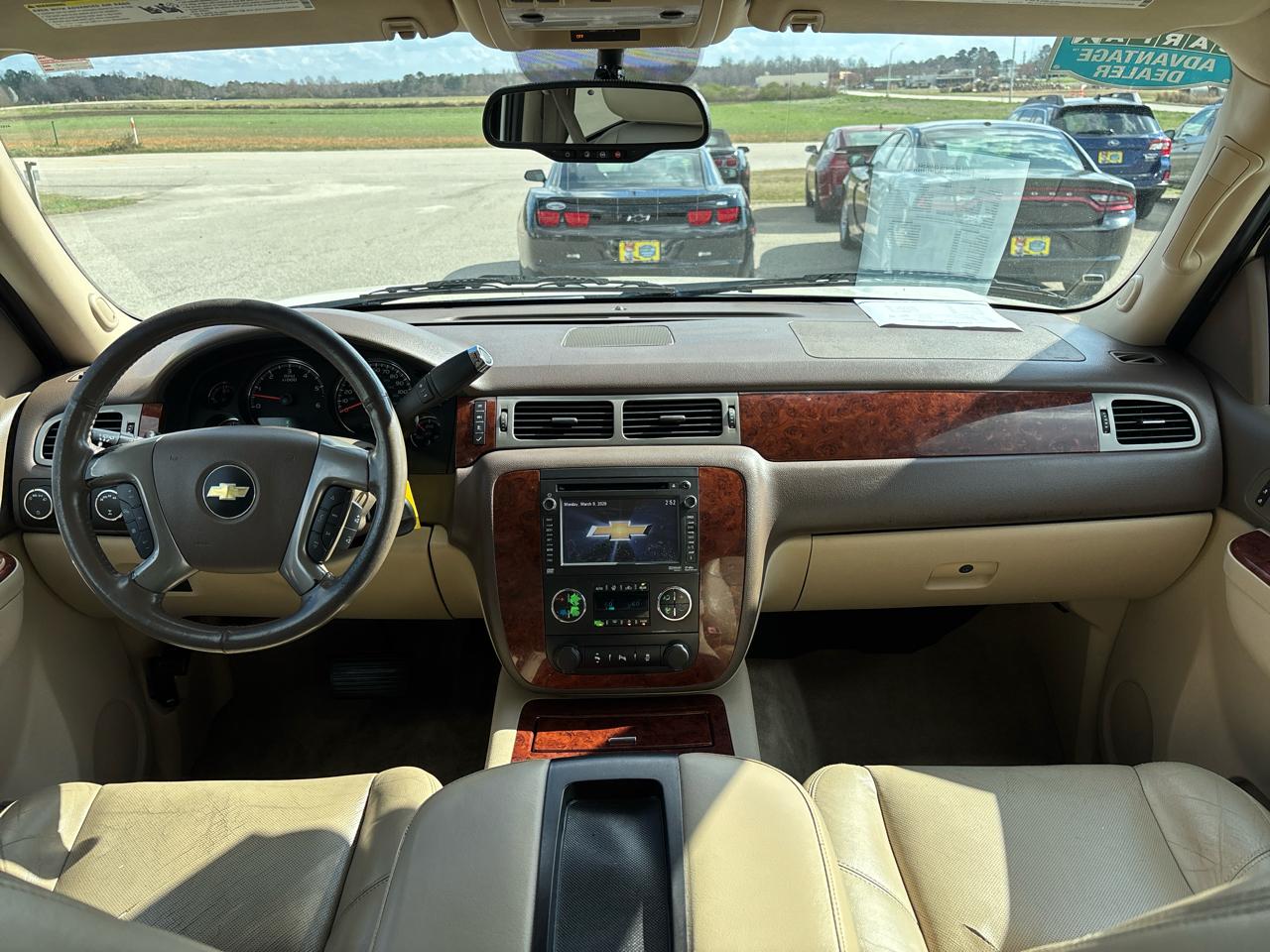 Chevrolet Suburban 4WD 4dr LTZ 2014