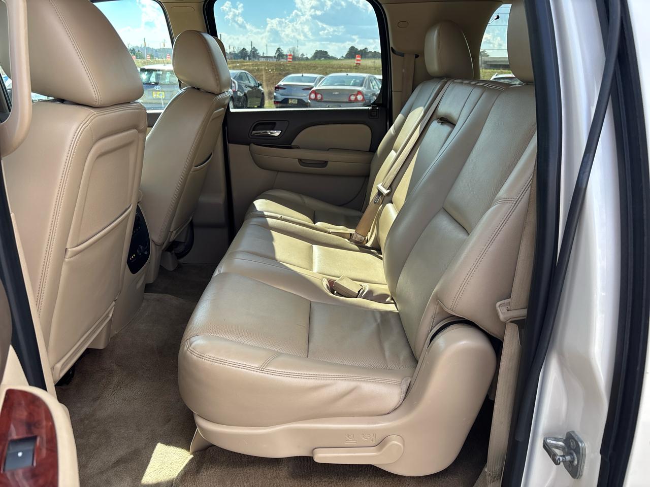 Chevrolet Suburban 4WD 4dr LTZ 2014