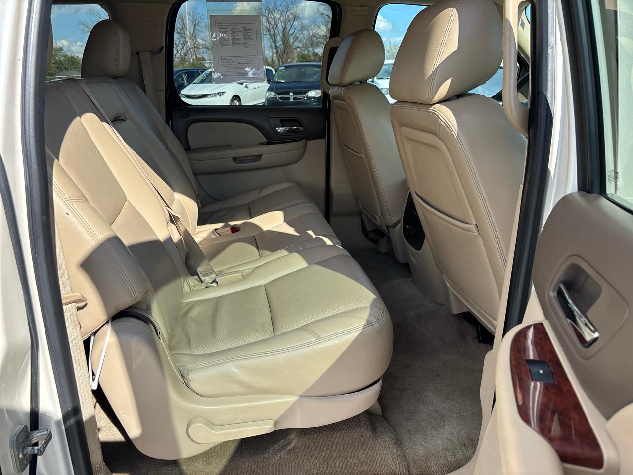 Chevrolet Suburban 4WD 4dr LTZ 2014