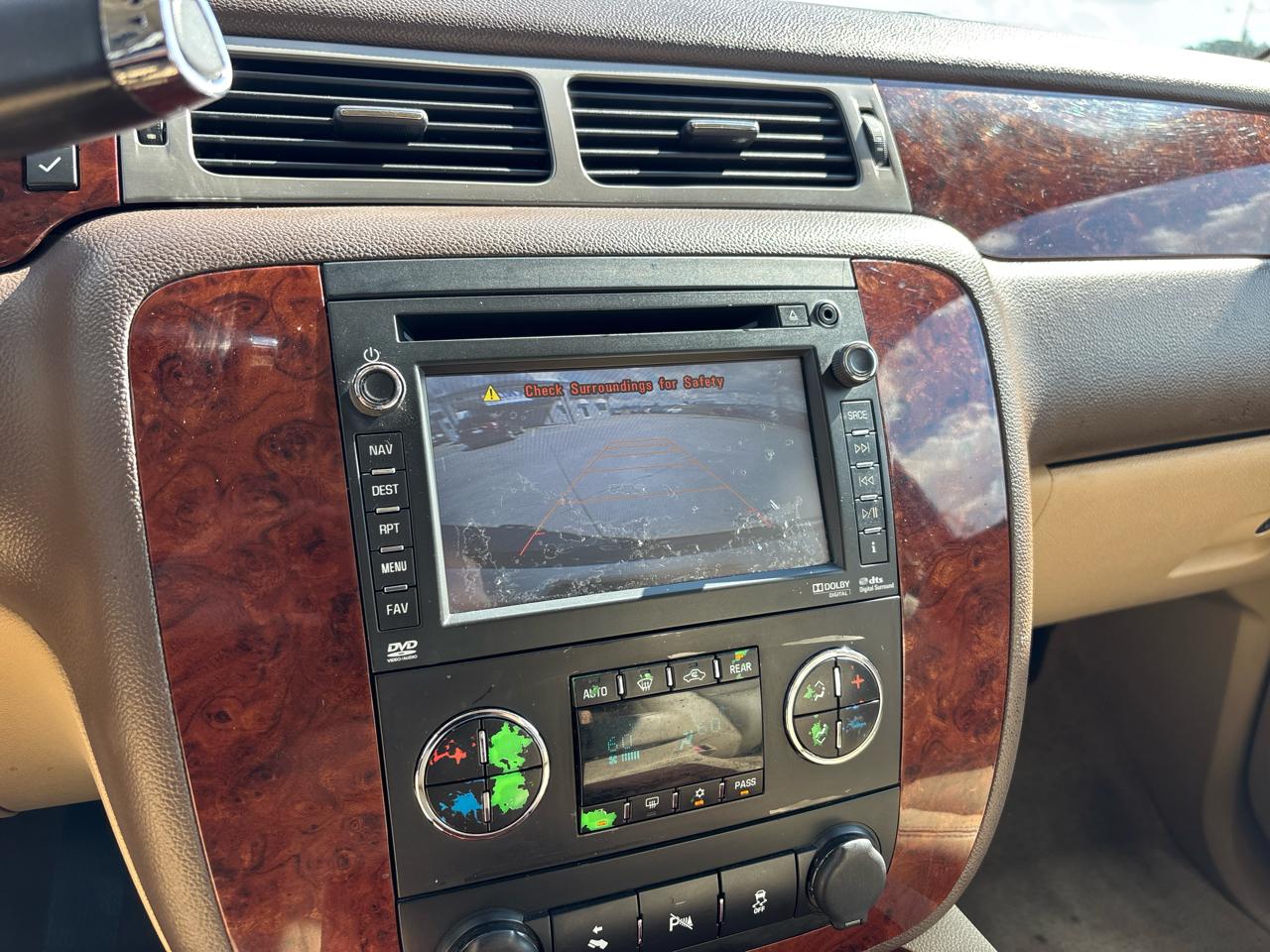 Chevrolet Suburban 4WD 4dr LTZ 2014