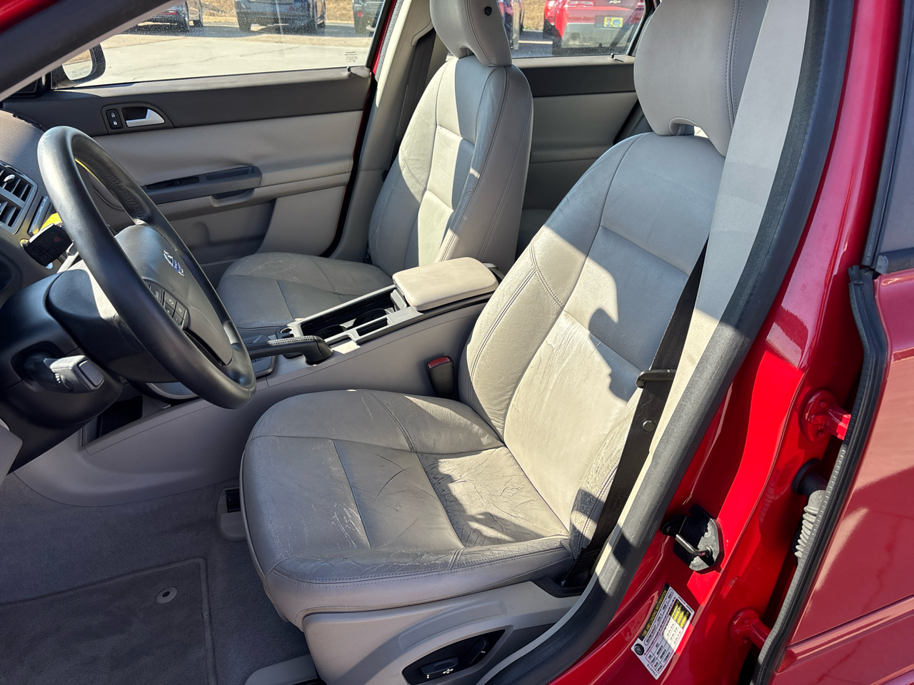 Volvo S40 4dr Sdn 2.4L Auto FWD 2008