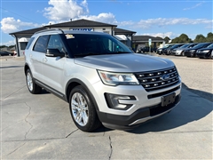 2017 Ford Explorer  2017 Ford Explorer