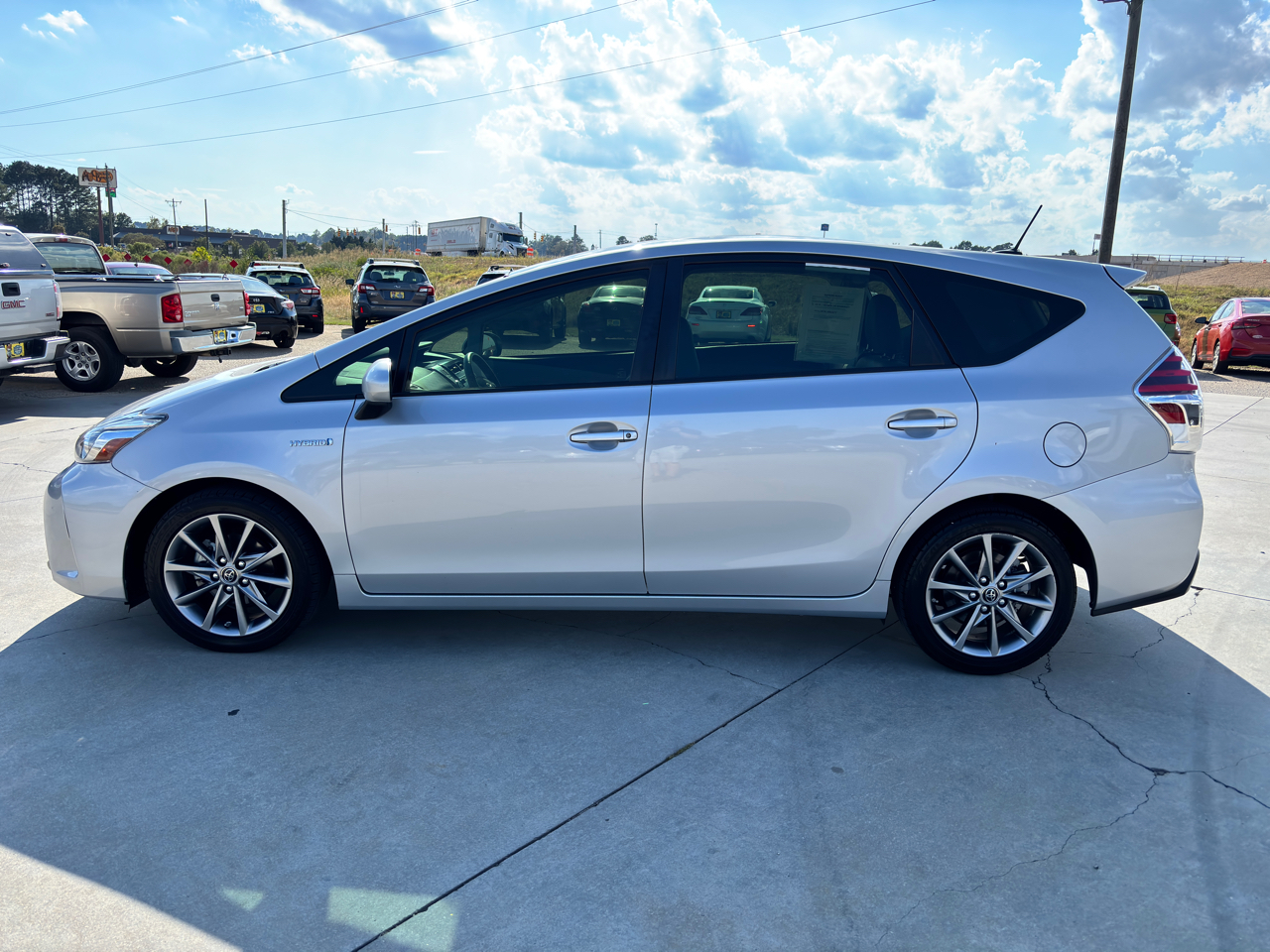 2016 Toyota Prius V Five photo 7