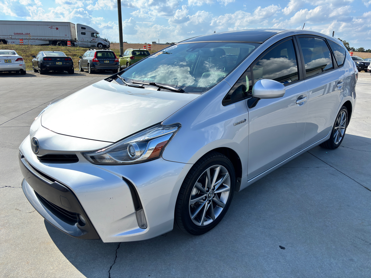 2016 Toyota Prius V Five photo 8