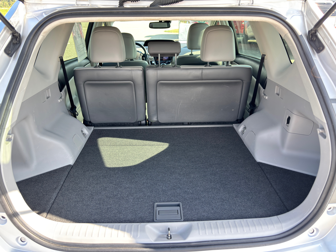 2016 Toyota Prius V Five photo 21