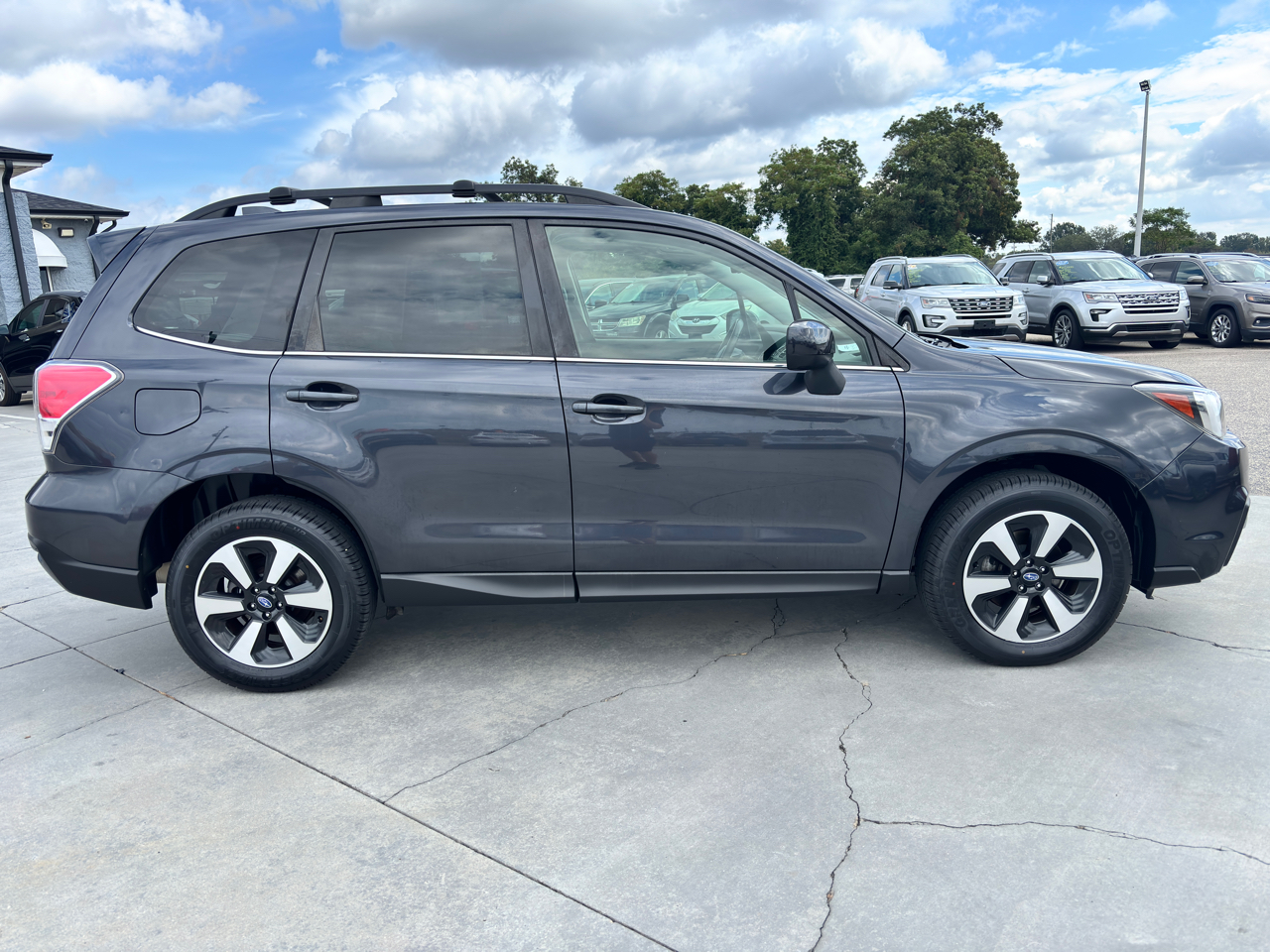 2018 Subaru Forester 2.5i Limited photo 2
