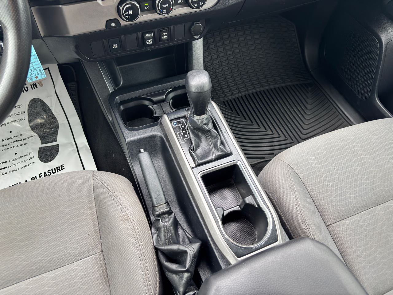 2018 Toyota Tacoma SR5 Double Cab V6 photo 17