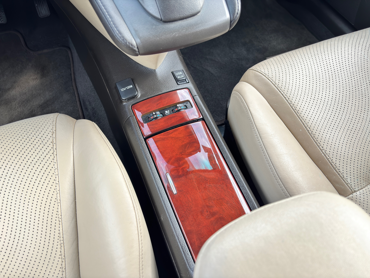 2010 Lexus HS 250h photo 16