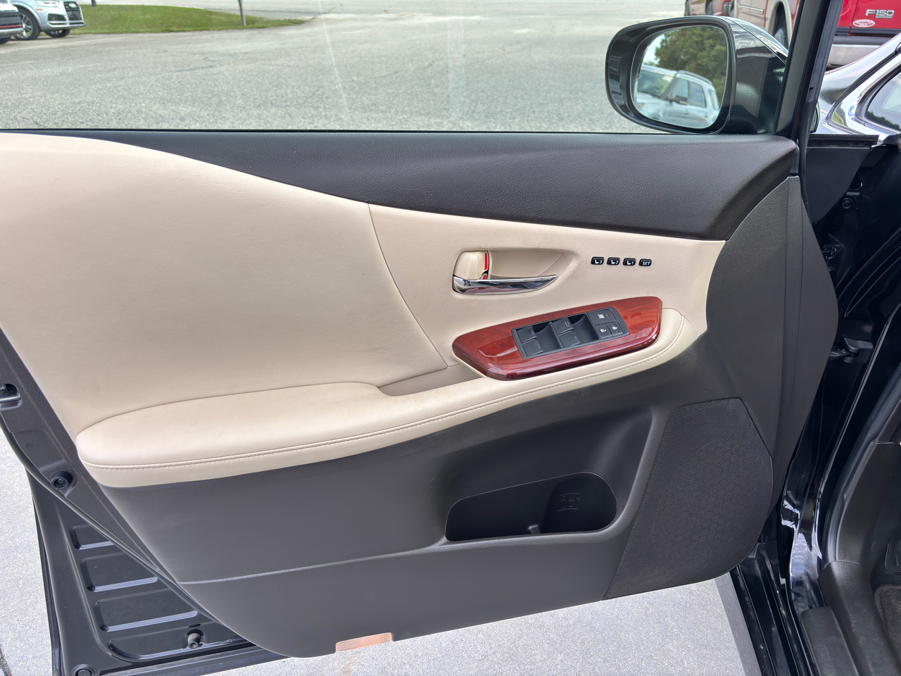 2010 Lexus HS 250h photo 19