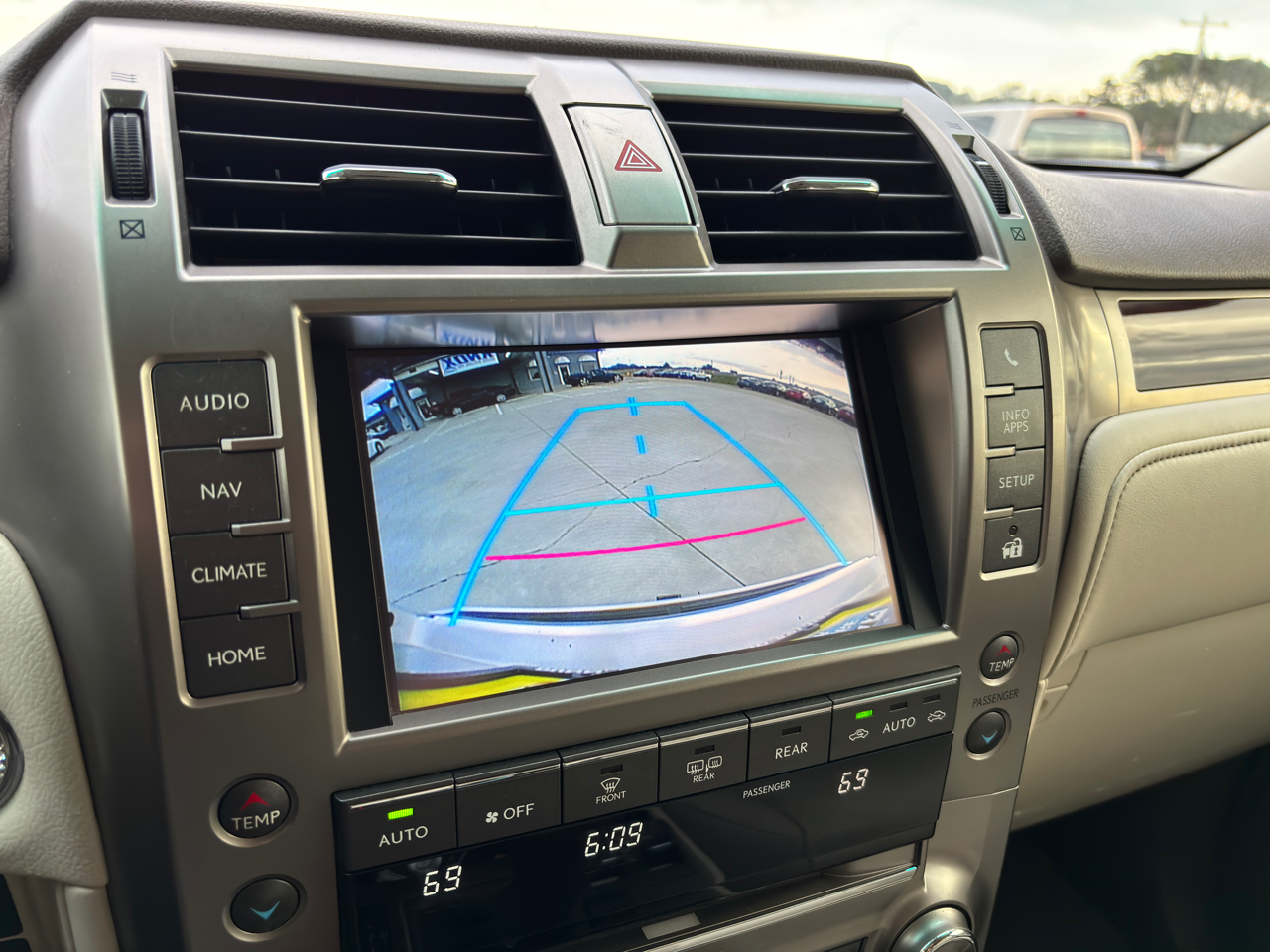 2014 Lexus GX 460 Base photo 16