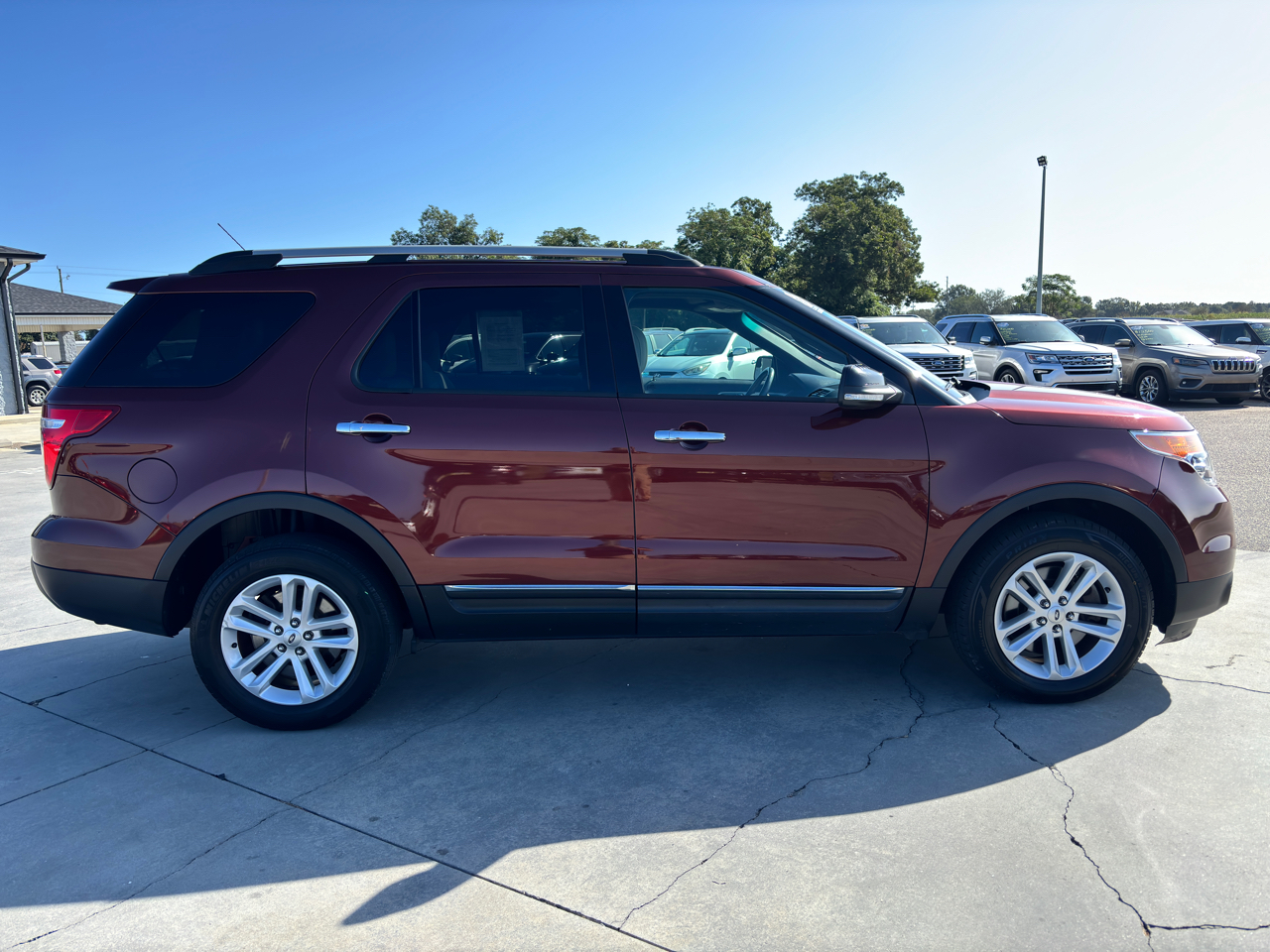 2015 Ford Explorer XLT photo 3