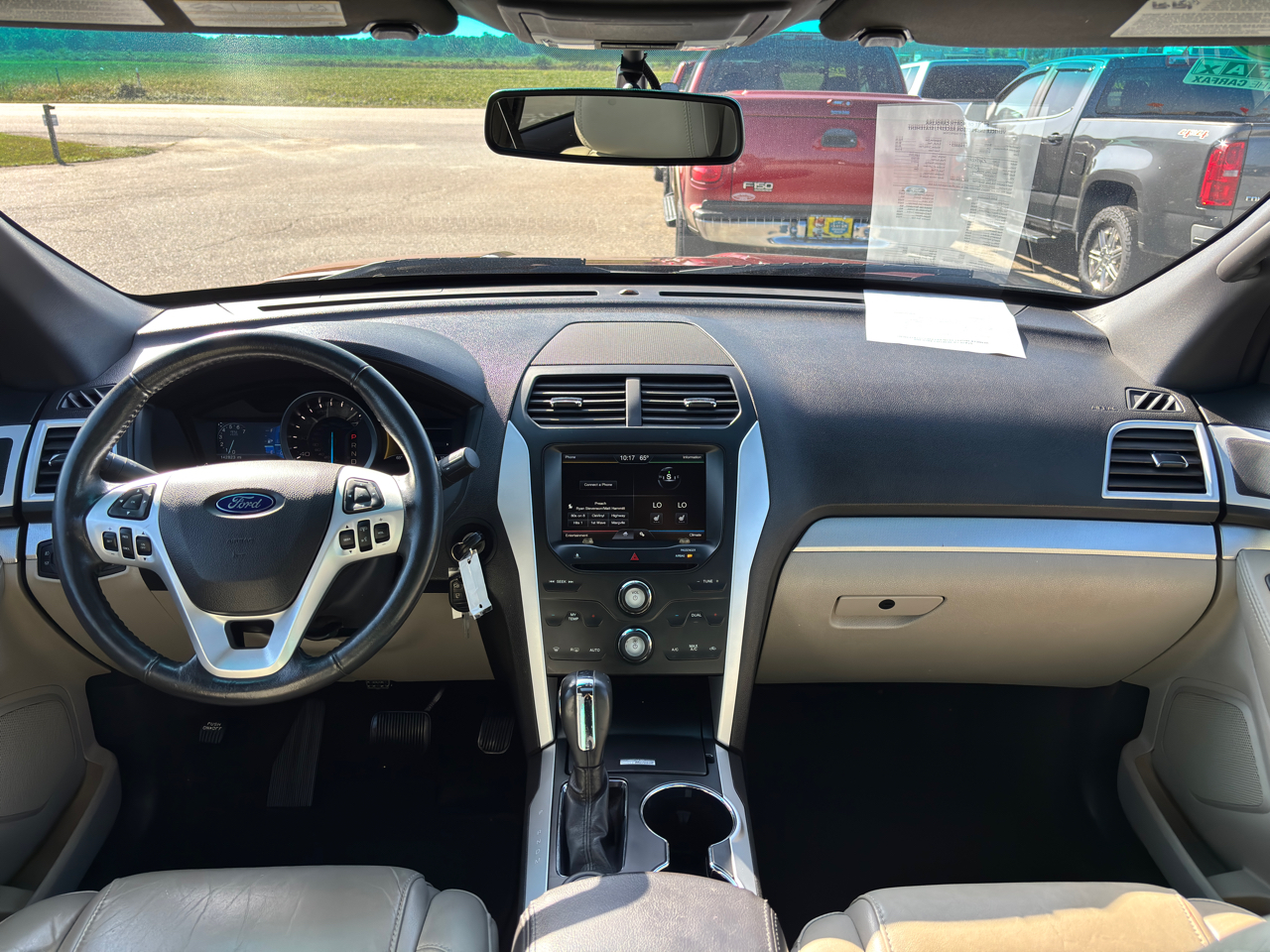 2015 Ford Explorer XLT photo 12