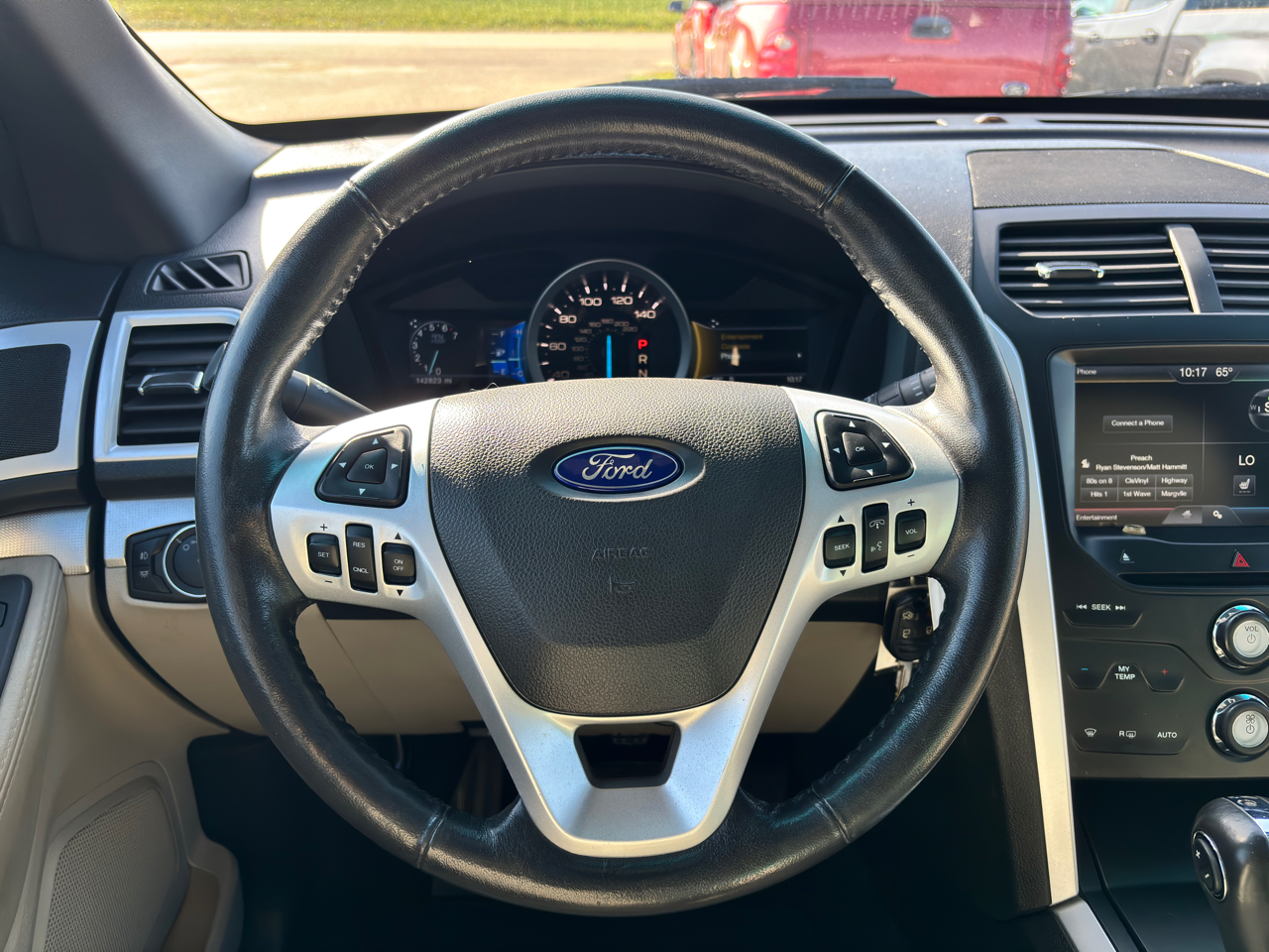 2015 Ford Explorer XLT photo 13